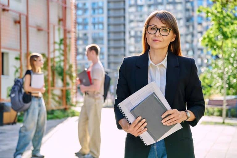 Sprachreisen als Bildungsurlaub nutzen – Vorteile für Mitarbeiter:innen in Wien