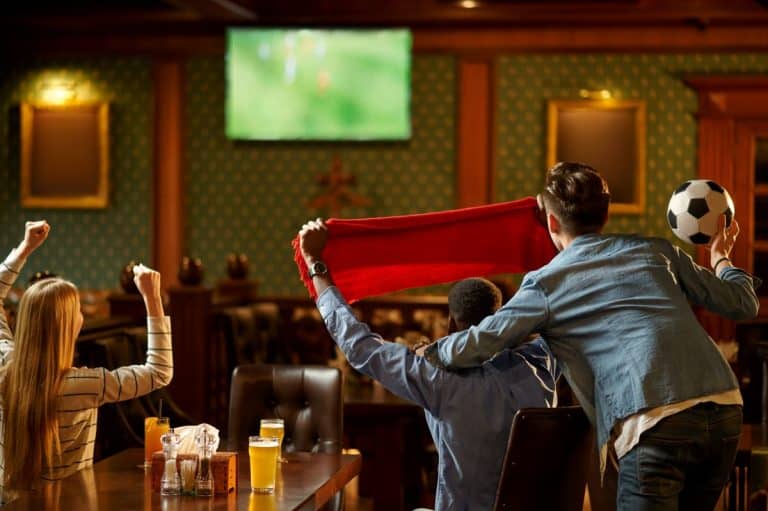 Public Viewing Wien zur Fußball-WM 2026: Wo du Spiele wirklich gut schauen kannst
